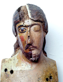 La scultura durante il restauro e la ripulitura