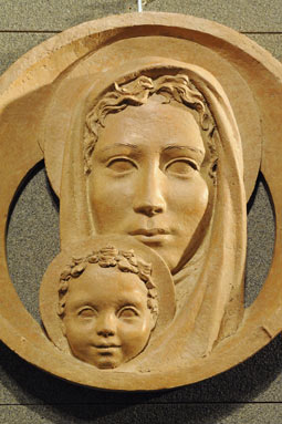 Madonna con Bambino, di Mari Bini