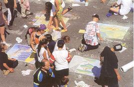 Ragazzi di Borgo San Lorenzo al lavoro come "Gio' Madonnari"