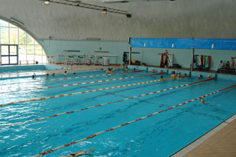 L'interno del centro piscine di Borgo San Lorenzo