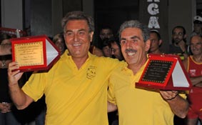 A sorpresa, targa ricordo per due degli organizzatori: "A Emilio Granvillano e Umberto Righini un grazie per aver contribuito alla nascita del Settembre Giovanile Junior. Dopo 10 anni l'avventura continua... 1999 - 2008"