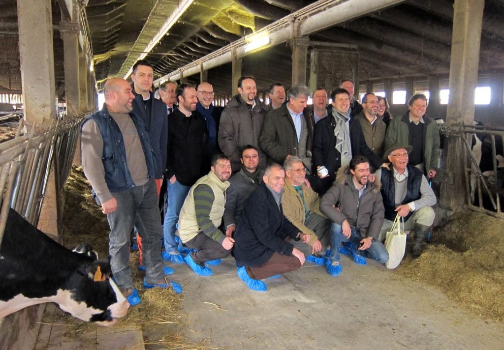 GLi allevatori e i sindaci mugellani con Dario Nardella, sindaco di Firenze, all'Emilio Sereni