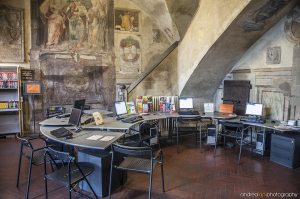 biblioteca comunale borgo scritta