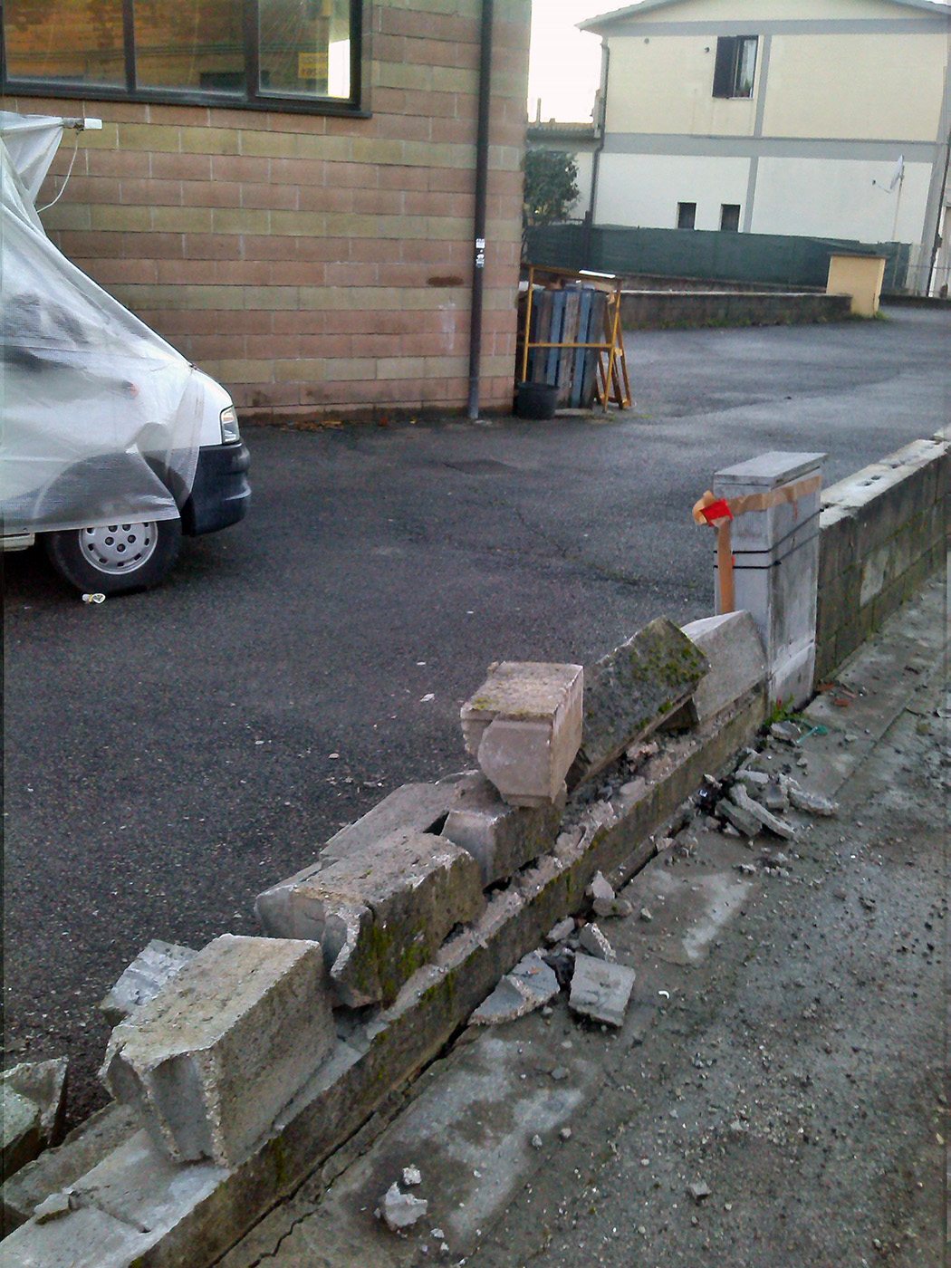 vandalismo scarperia feb 2015 1