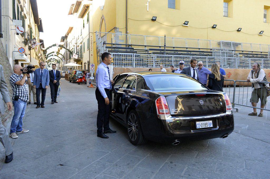 visita-ambasciatore-serbo-e-sindaco-mionica-a-scarperia-sett-2015-1