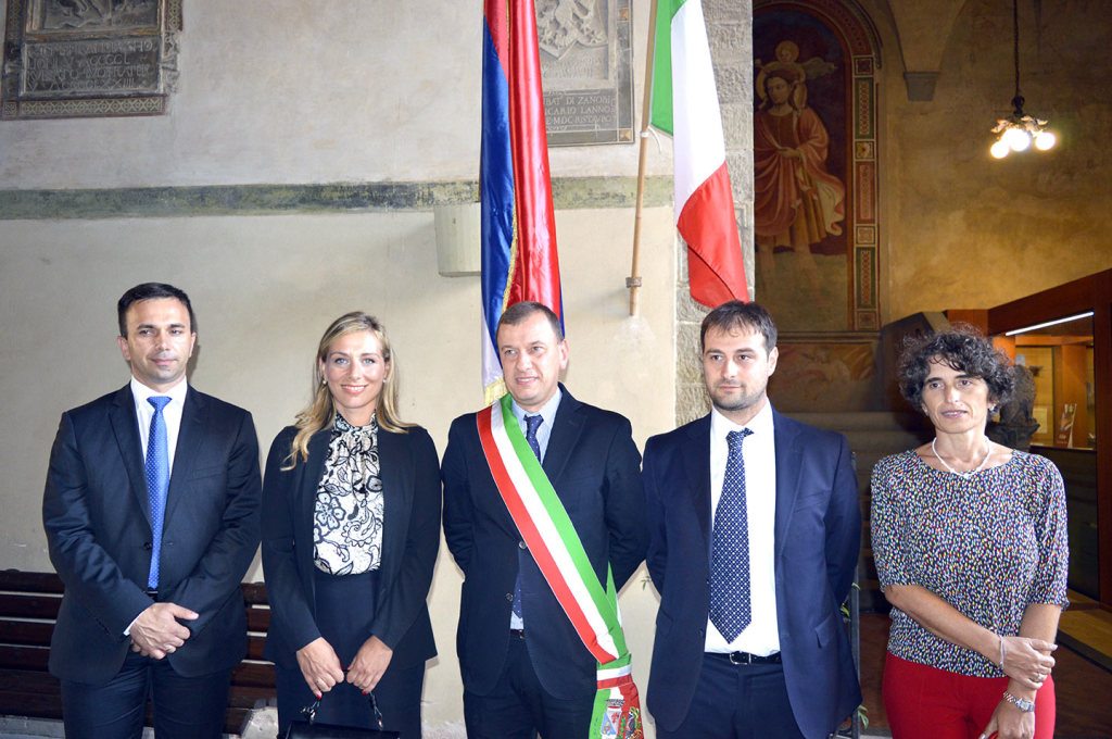 visita-ambasciatore-serbo-e-sindaco-mionica-a-scarperia-sett-2015-5