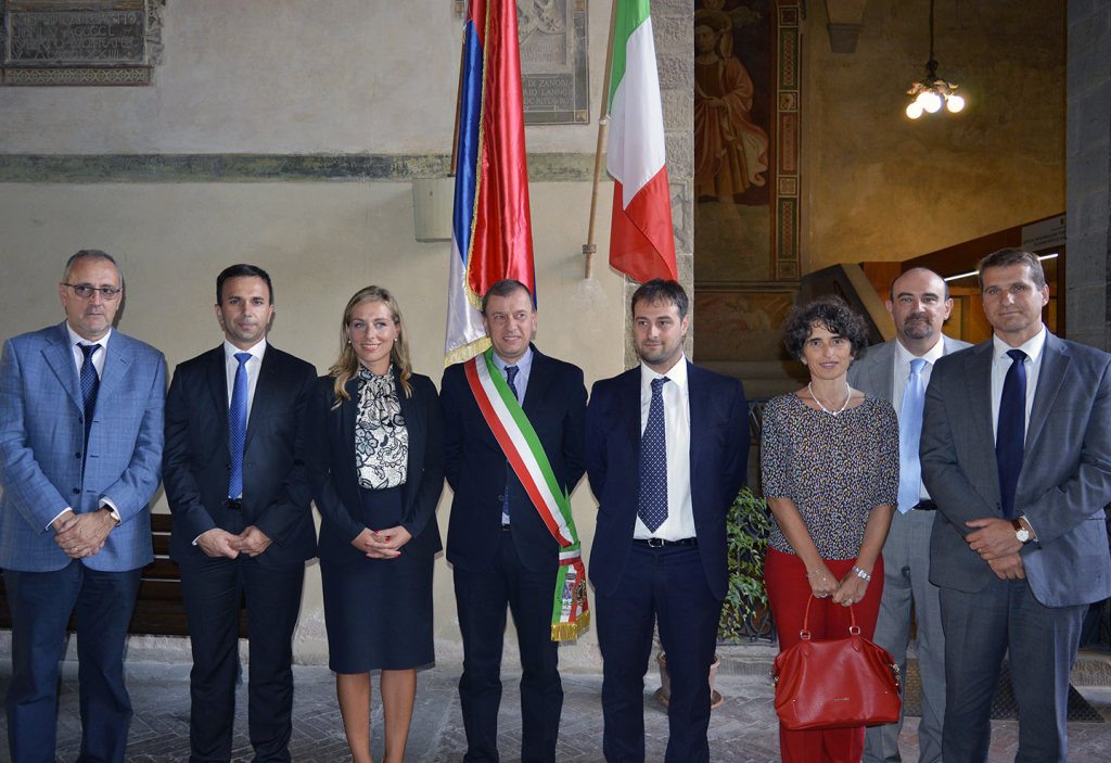 visita-ambasciatore-serbo-e-sindaco-mionica-a-scarperia-sett-2015-6