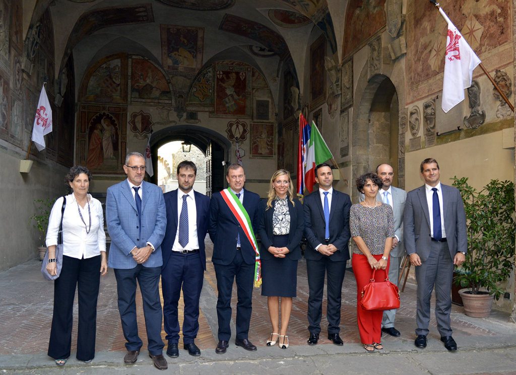 visita-ambasciatore-serbo-e-sindaco-mionica-a-scarperia-sett-2015-7