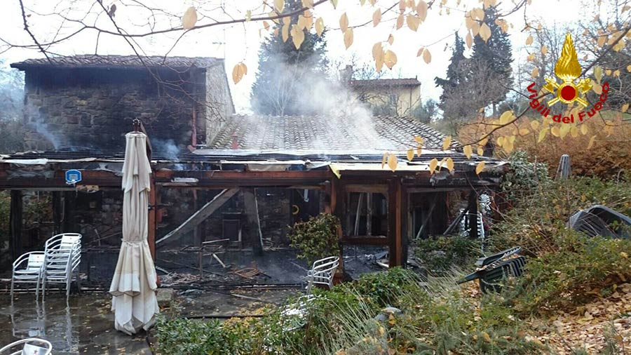 incendio-gelateria-cave-di-maiano