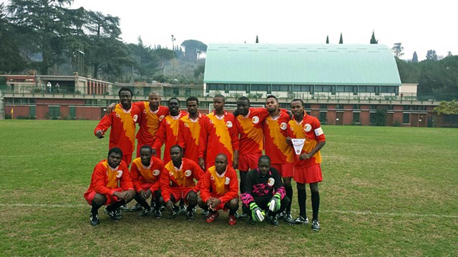 richiedenti-asilo-mucciano-squadra-calcio