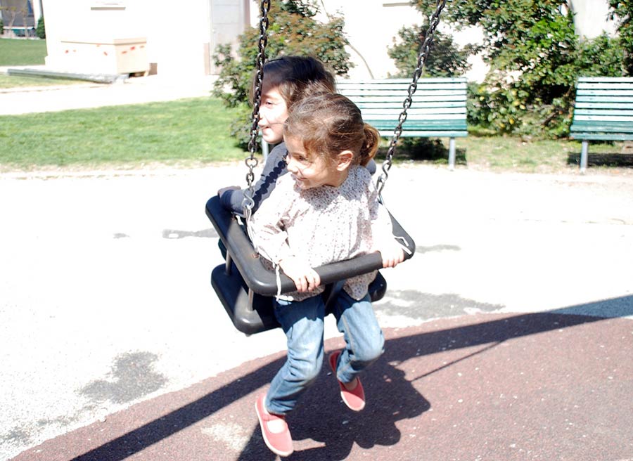 bambine-altalena