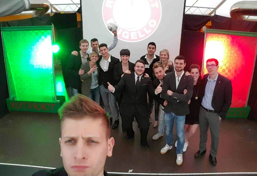 rotaract-mugello-in-passerella-solidarieta-2016-1