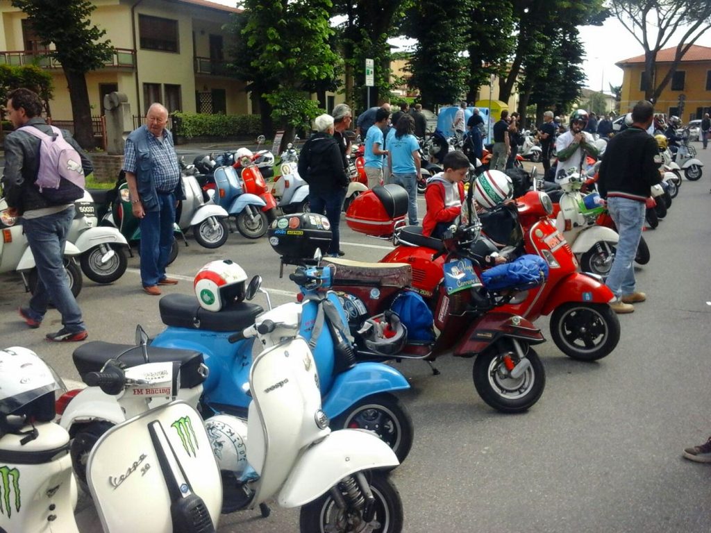 vespa-in-pista-san-piero-3
