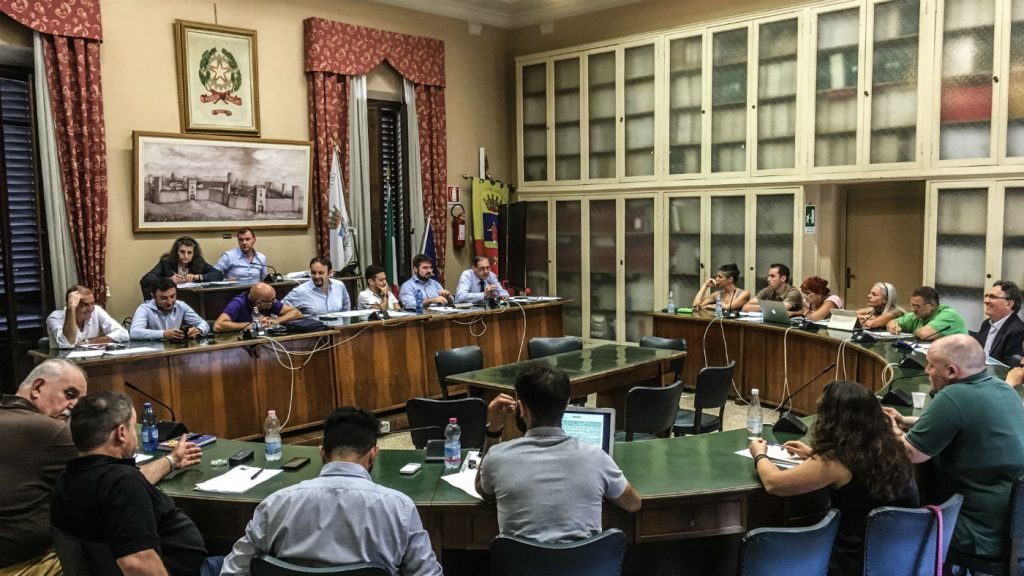 consiglio unione dei comuni discussione migranti