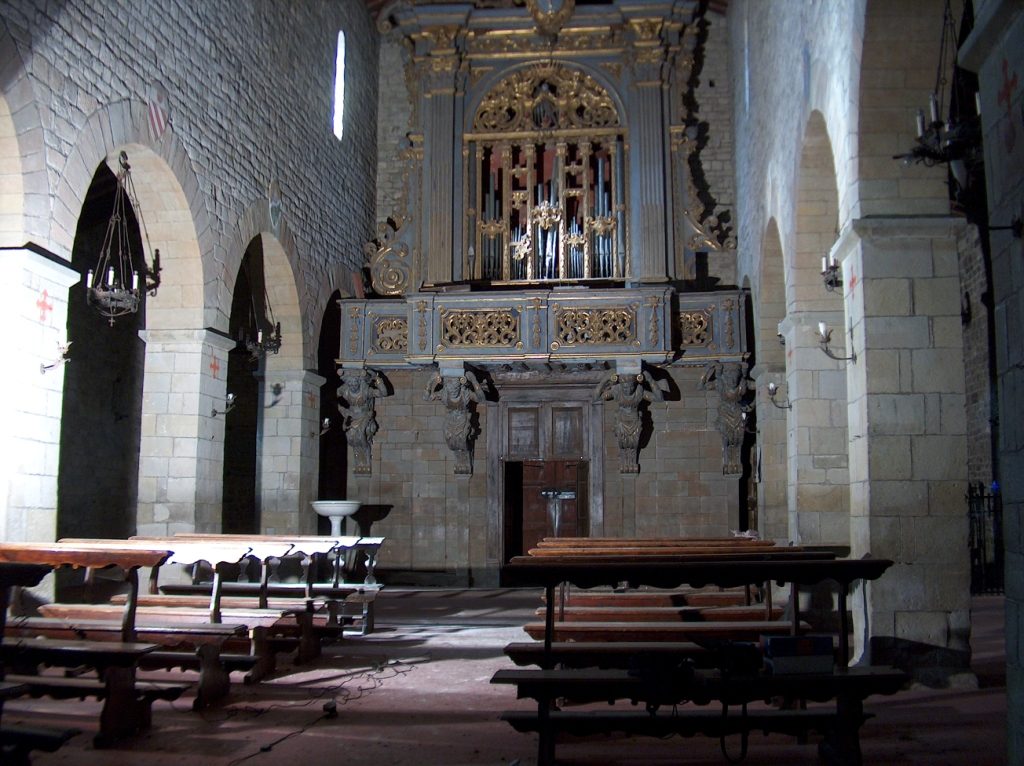 L'antico organo Stefanini quando era collocato nella pieve di Faltona