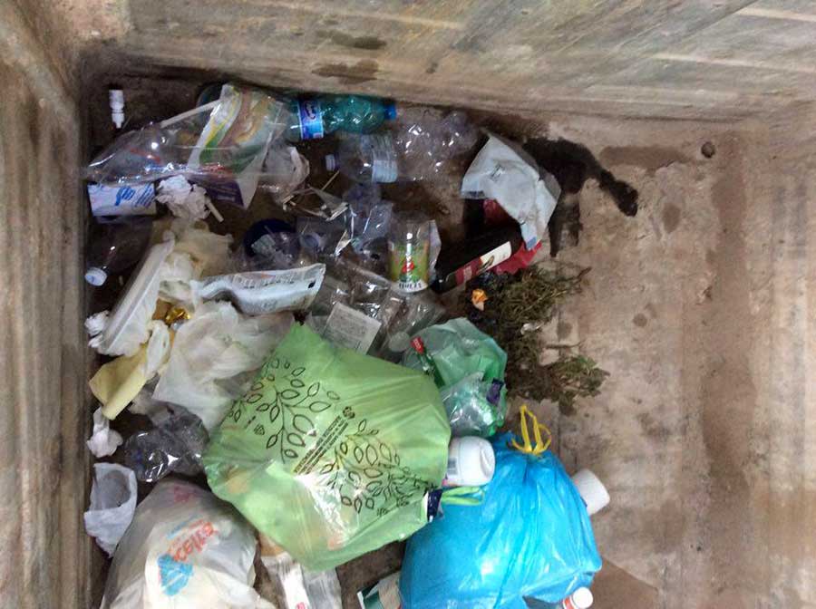 degrado-cassonetti-raccolta-rifiuti-luco-mugello-8