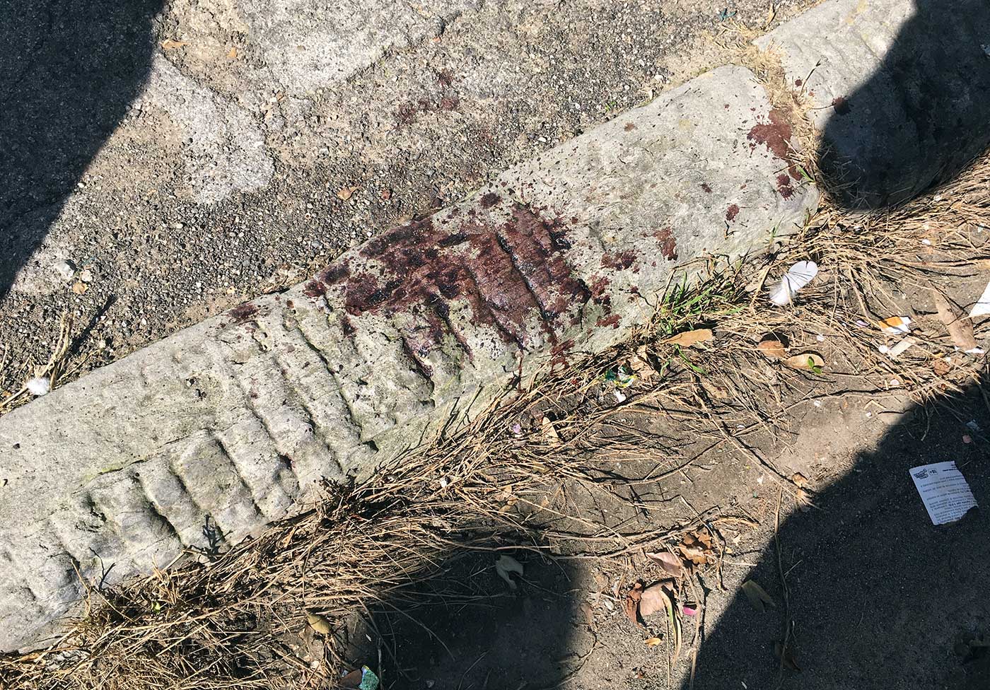 marciapiedi-rovinati-donna-caduta-borgo-4