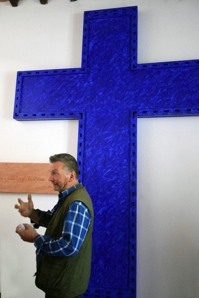 La grande croce di Antonio Di Palma