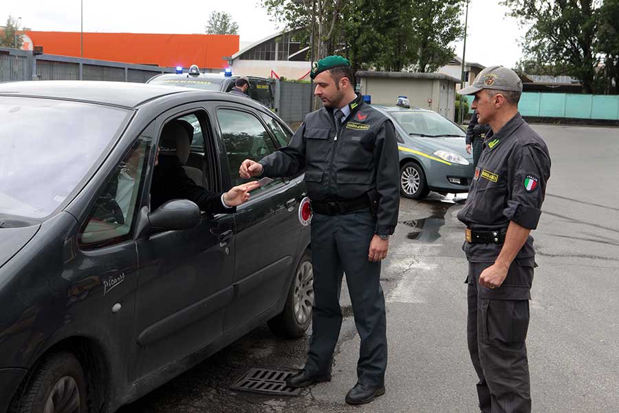 guardia-di-finanza-controlli-motogp-mugello-2017-1