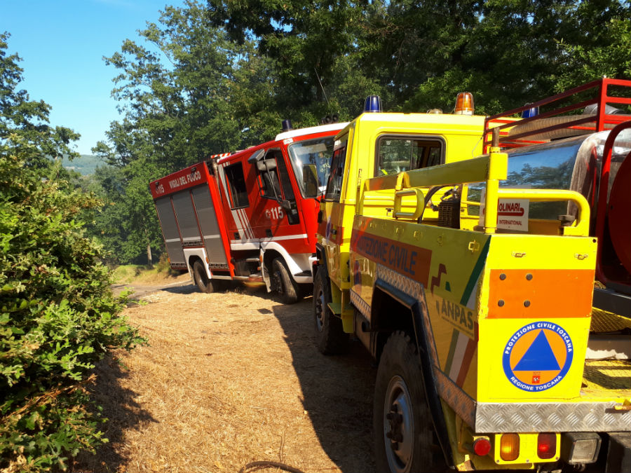 Protezione civile anti incendi boschivi