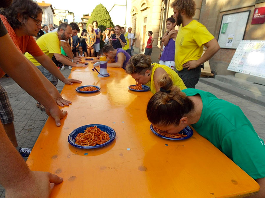 palio-di-san-lorenzo-2017-spaghetti-piccanti