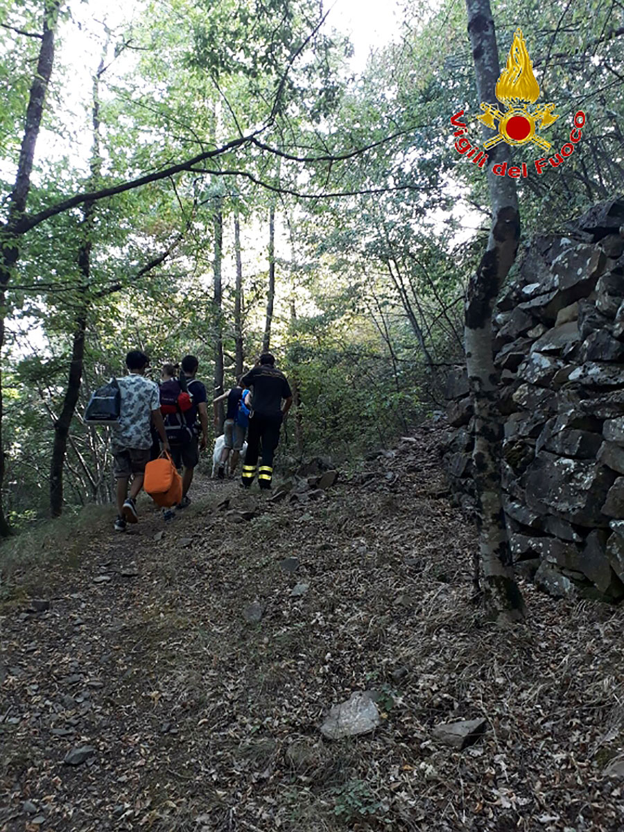 ragazzi-dispersi-boschi-ronta-recuperati-vigili-del-fuoco-2017-4