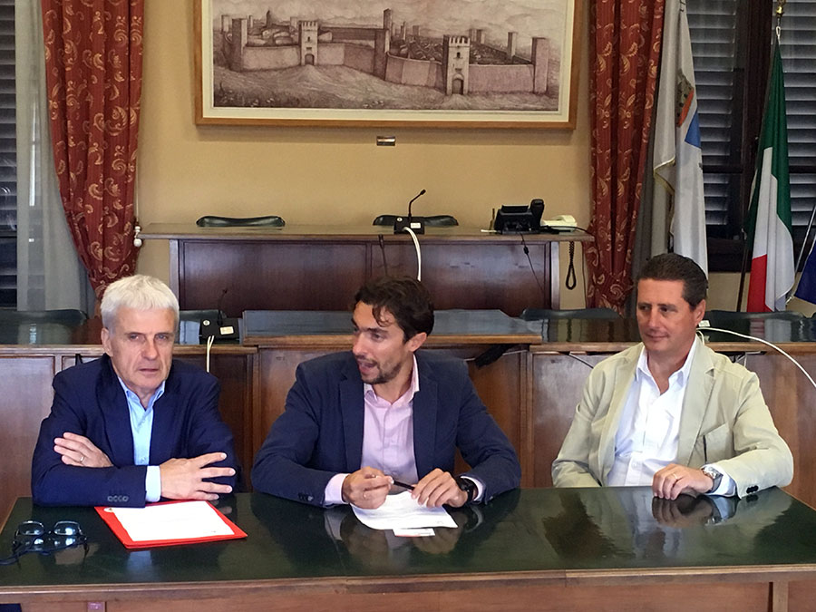 conferenza-stampa-settembre-2017-accordo-estotes-farmapiana