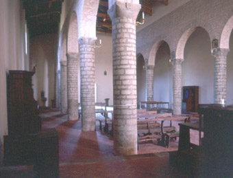 San Giovanni in Petroio. Interno. Foto di Massimo Certini