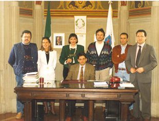 La giunta 1995-1999 di Borgo San Lorenzo. Da sinistra: Leonardo Romagnoli, Alessandra Modi, Patrizia Gherardi, Antonio Margheri, Stefano Tagliaferri, Massimo Gennari e Maurizio Iandelli