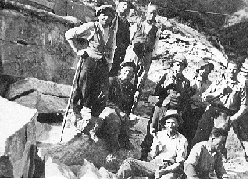 Foto d'epoca, cavatori a Firenzuola