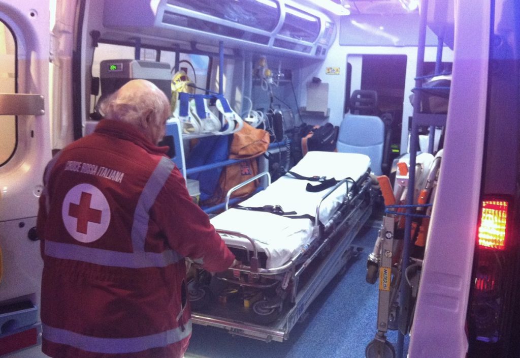ambulanza-118-generica-notturna-6-8-febbraio-2015