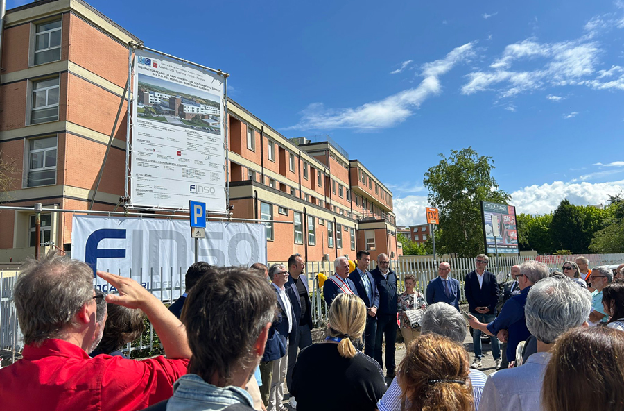 Un'immagine dell'apertura dei due cantieri 