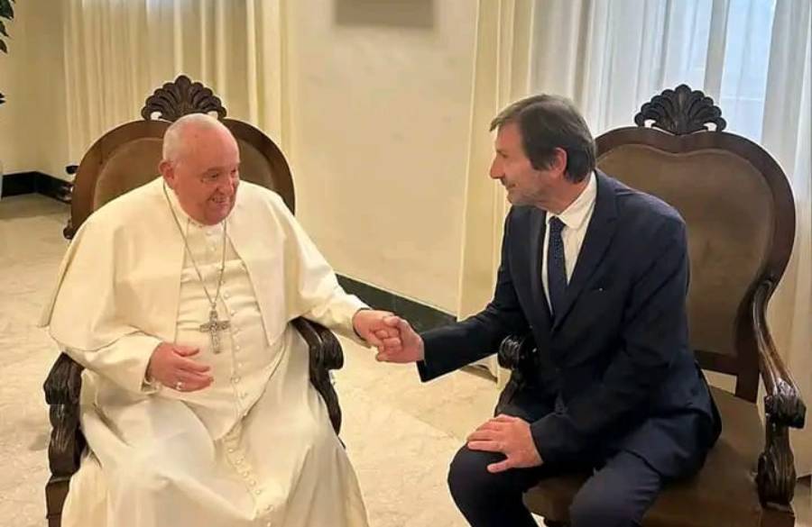 Massimo Biagioni durante un incontro con Papa Francesco