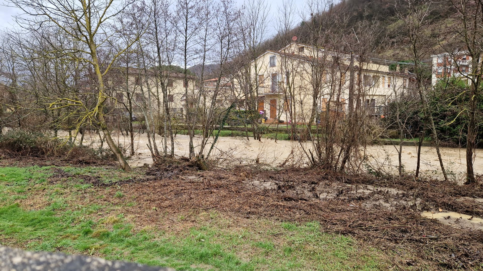 Fiume in piena a Campomigliaio