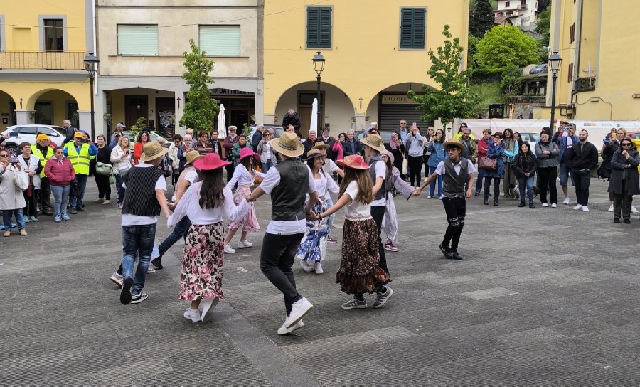 La quadriglia in piazza