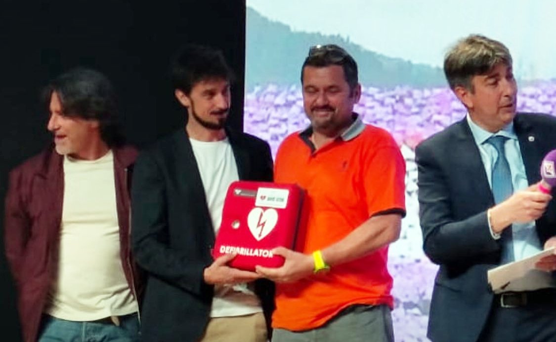 La consegna del defibrillatore