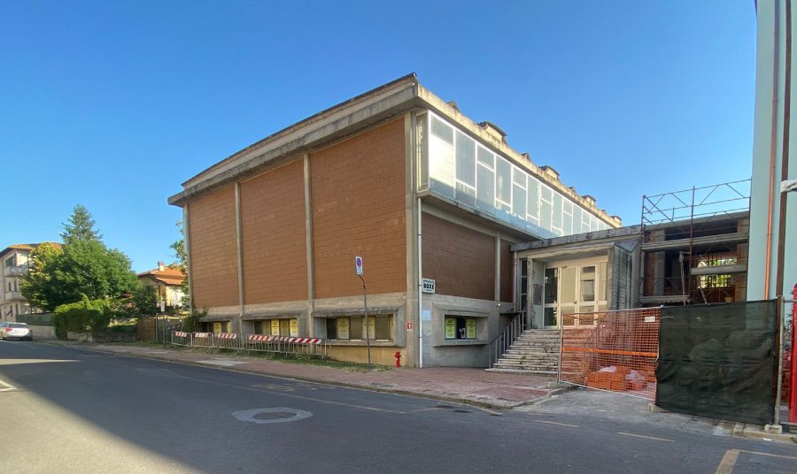La palestra delle scuole medie di Borgo, conosciuta anche come Palaccolina