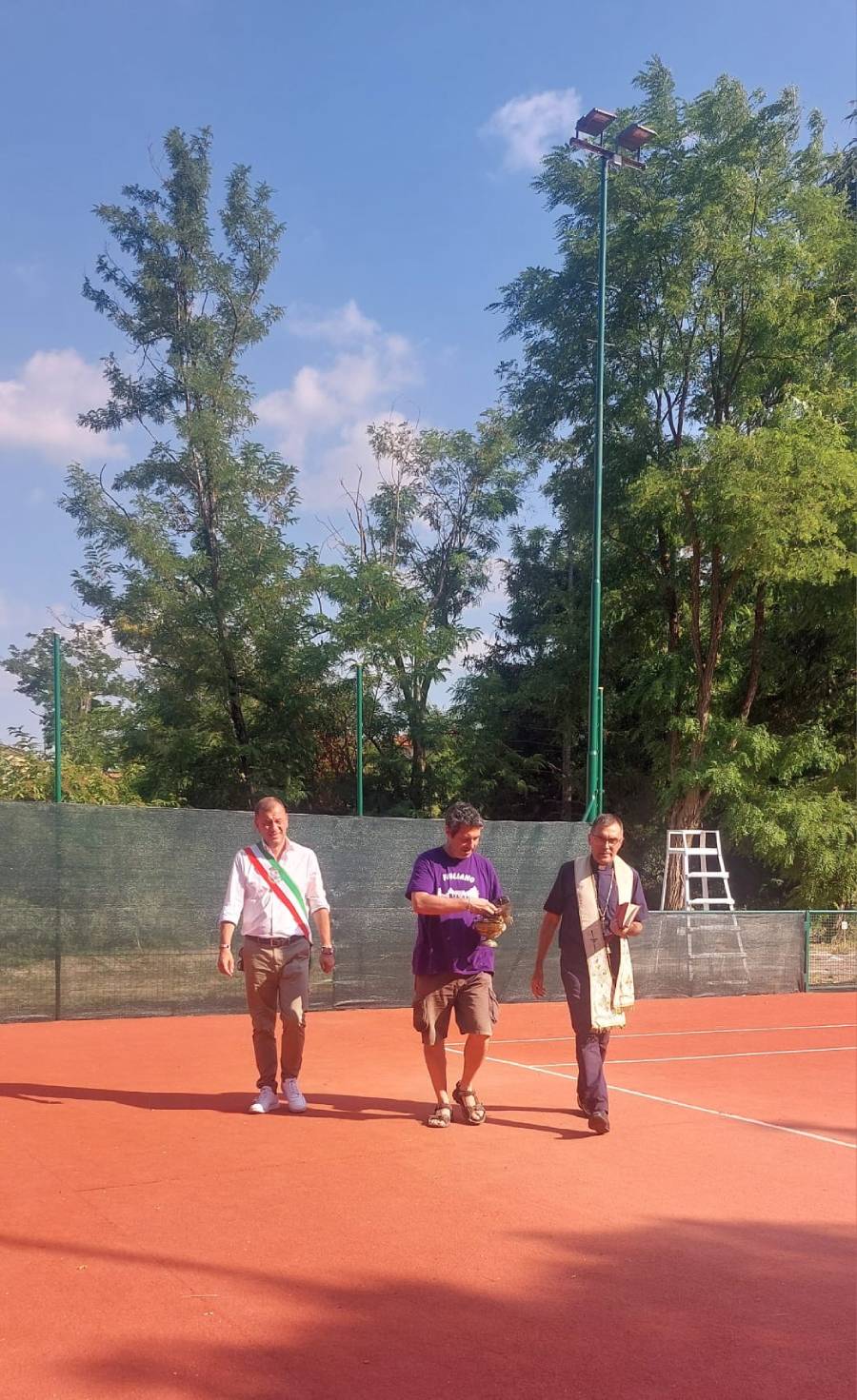 La benedizione del campo da tennis