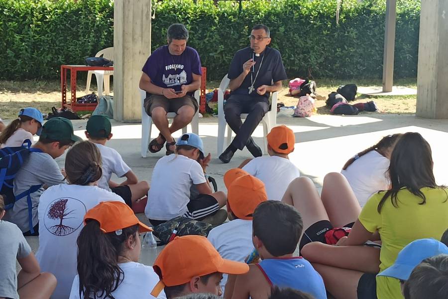 Il Vescovo e Don Daniele rispondono ai bambini