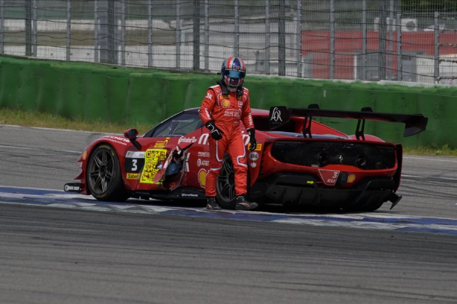 Max Mugelli ad Hockenheim dopo l'incidente in gara 1
