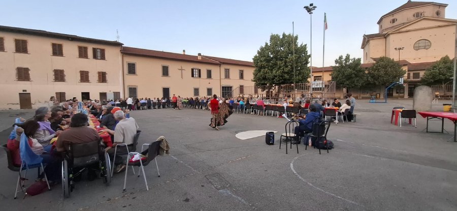 La tavolata e lo spettacolo
