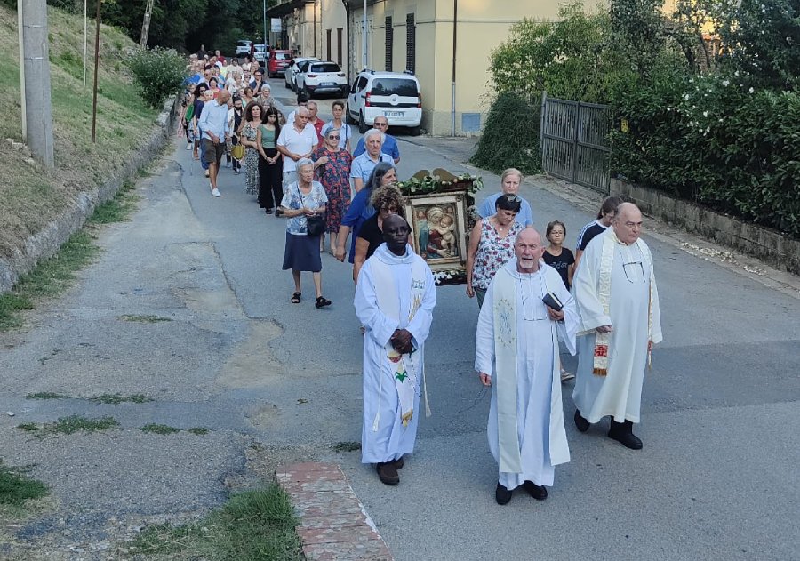 Un momento della processione