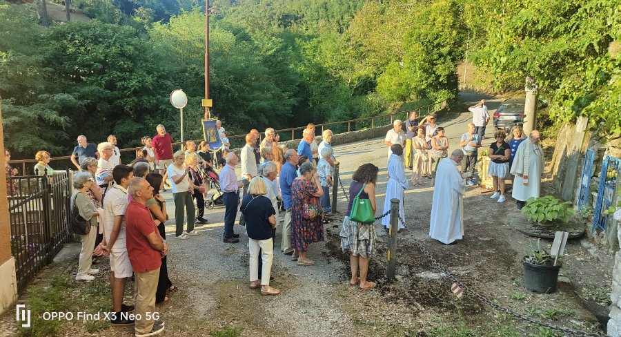 Davanti al tabernacolo