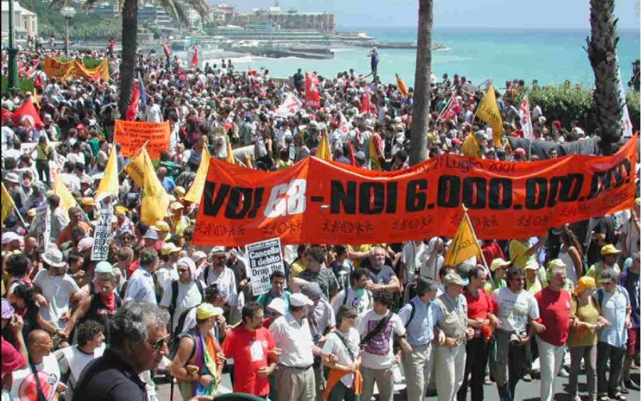 Un'immagine del g8 di genova diffusa da Arci con un volantino