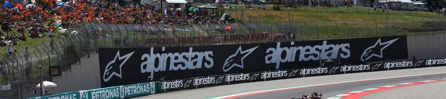 Piloti della Moto3 davanti al fan club di Guido Pini